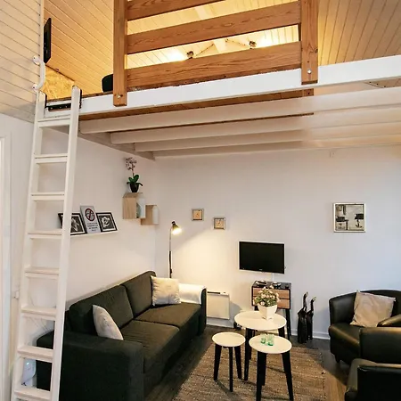 Hébergement de vacances 4 Person In *