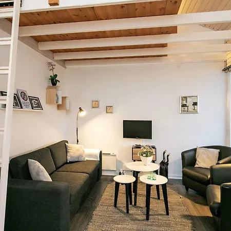 Marina Retreat In Aero - By Traum